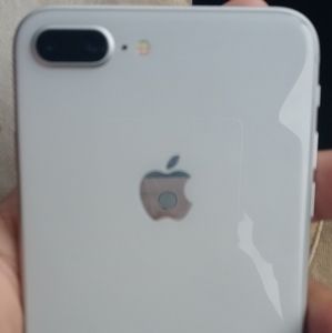 Iphone 8 / 64GB (No Plan)